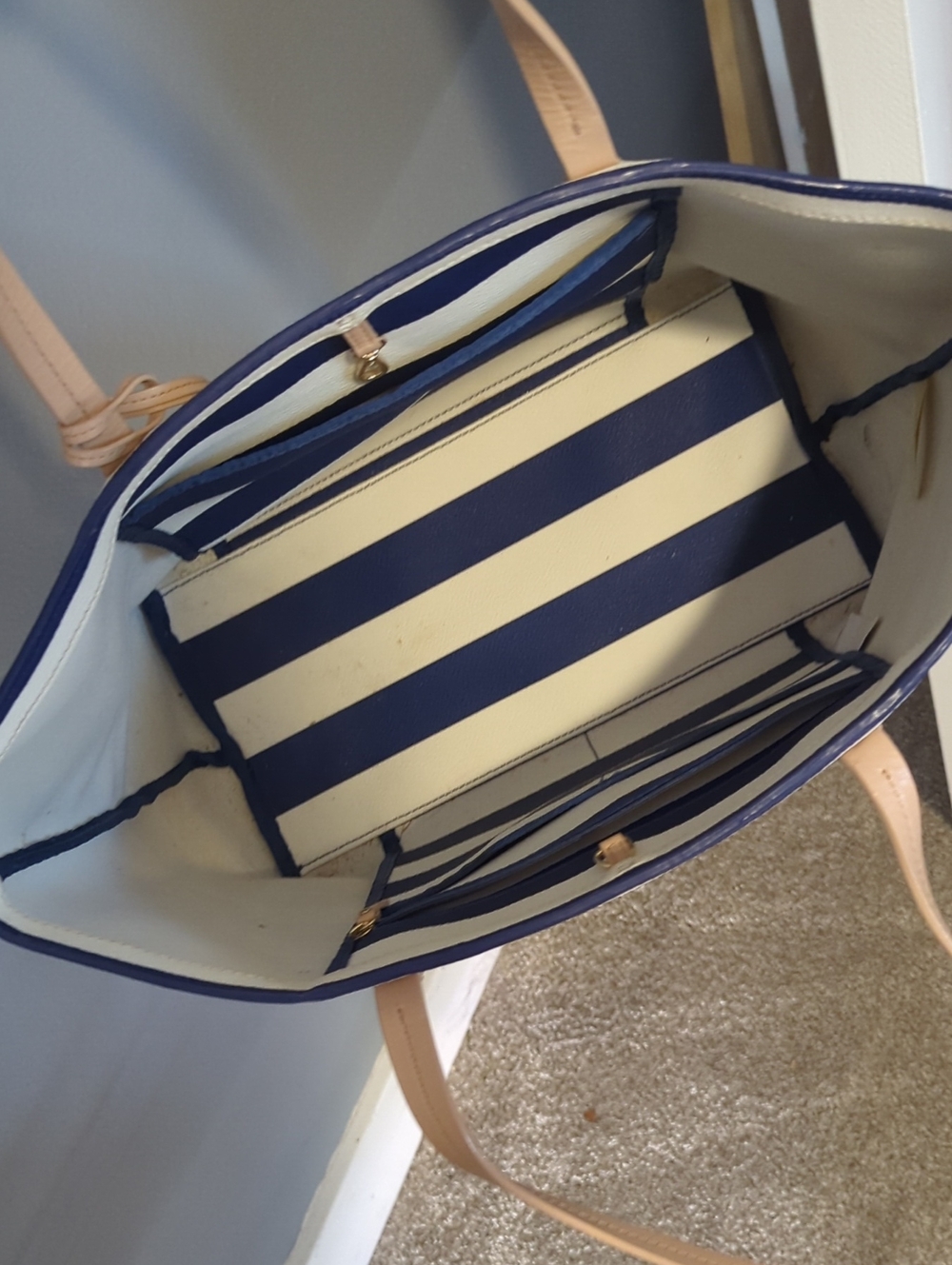 Kate Spade New York Cow Leather Tote Bag White And Navy Stripe With Keychain - Picture 16 of 16